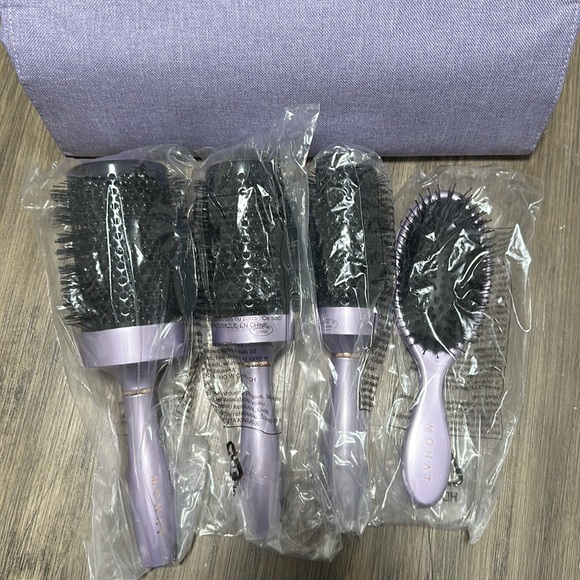 •NEW•Monat 4 Piece Brush Set & Heat Resistant Case - Picture 5 of 6